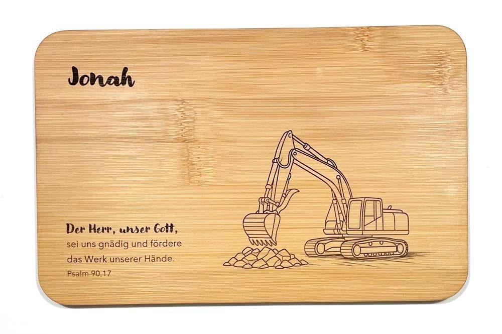 Frühstücksbrettchen "Bagger", Akazienholz, mit Namen