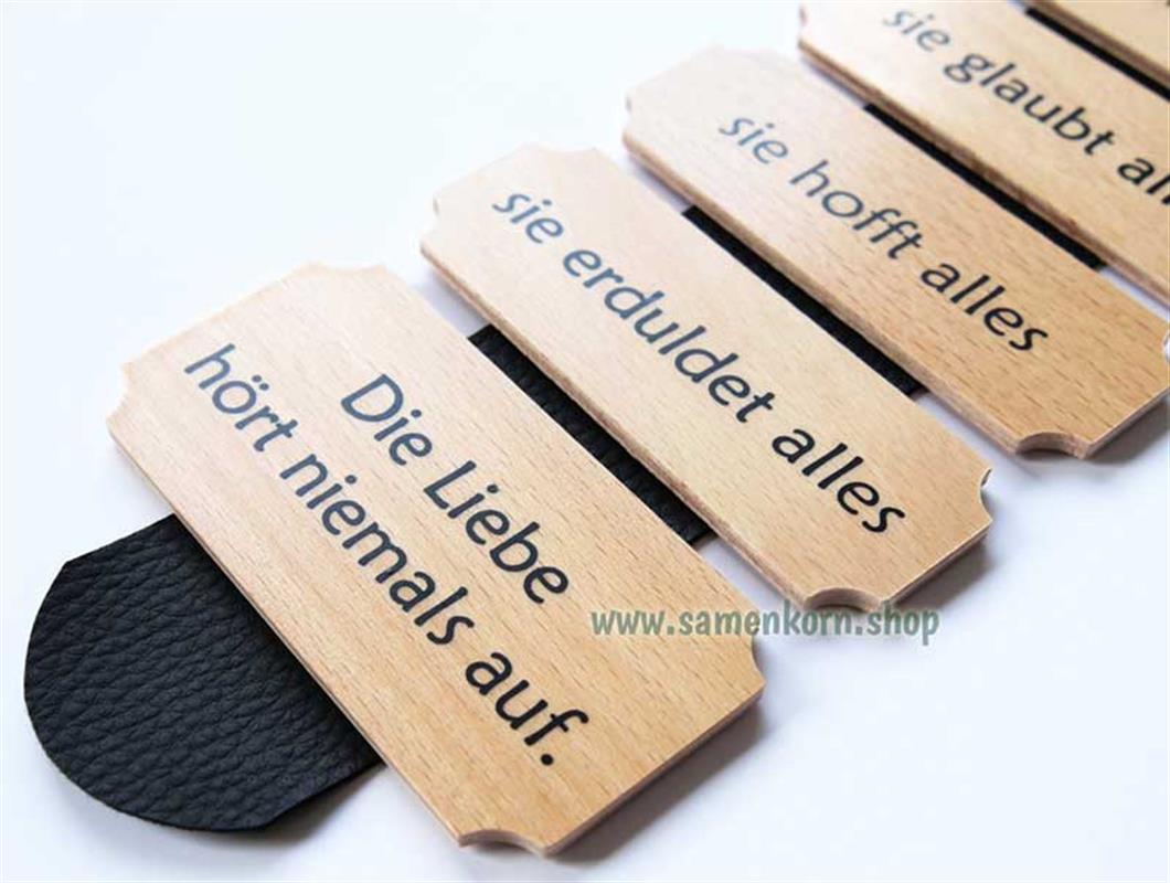 Wanddekoration aus Holz / Die Liebe ist...